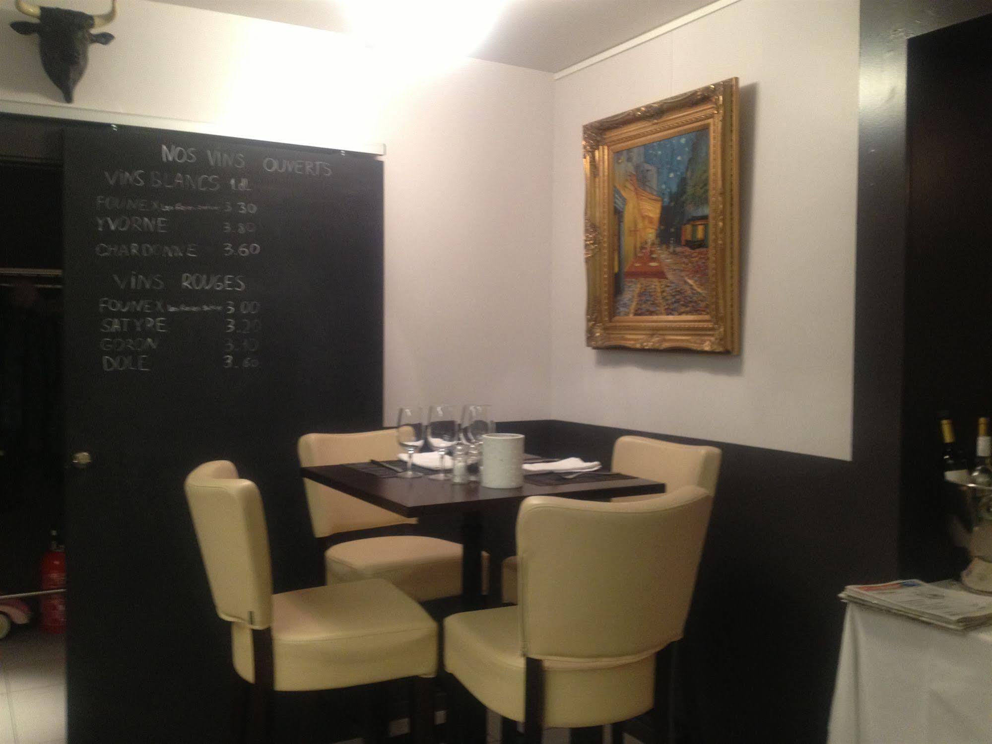 红牛酒店 Crassier 外观 照片